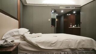 內褲都濕啦 啊啊好深好舒服 你幹嘛老停 換來換去 探花約身材苗條大長腿 好騷的女孩很會撩人