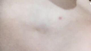 太亮了 我總覺得有攝影機在拍我 大奶美女被探花哥扛著大腿操的呻吟不停 爽的嘴都彎了