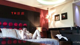 台灣TH原創 酒店約炮可愛萌女孩 舒服的表情難以掩飾 50分鐘完美