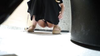 酒吧女廁全景偷拍 - 06