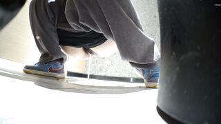 酒吧女廁全景偷拍 - 12