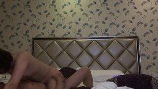 酒店激干新交的女友 讓她嘗試一下我的火力如何