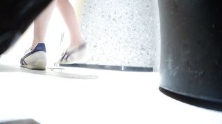 酒吧女廁全景偷拍 - 03