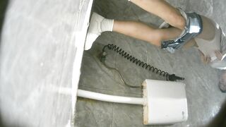 酒吧廁所偷拍 無毛靚妹 - 02