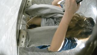 酒吧廁所偷拍 無毛靚妹 - 05