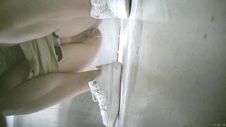 酒吧廁所偷拍 無毛靚妹 - 04