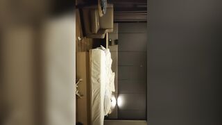 熟女探花 18歲嫩妹3P-2