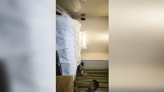 熟女探花 三男一女激情，連體黑絲騷女