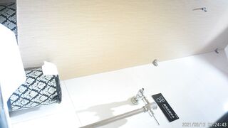 廁拍 頂級顏值美女尿尿-13