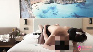 杏吧歐陽克-今天約了個兼職模特兒，膚白大長腿，舉止言談都很有氣質，幹得太狠後面被我搞哭了