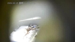 酒店偷拍 酒過三巡少婦被大哥強推 反抗無效被強行插入